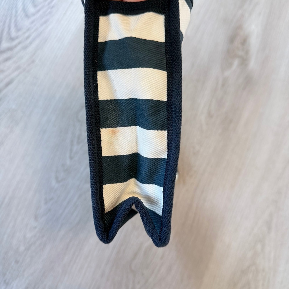 Disney Store Cabin Class Minnie Mouse 1928 Striped Cosmetic Bag Navy White NWT - Picture 2 of 6